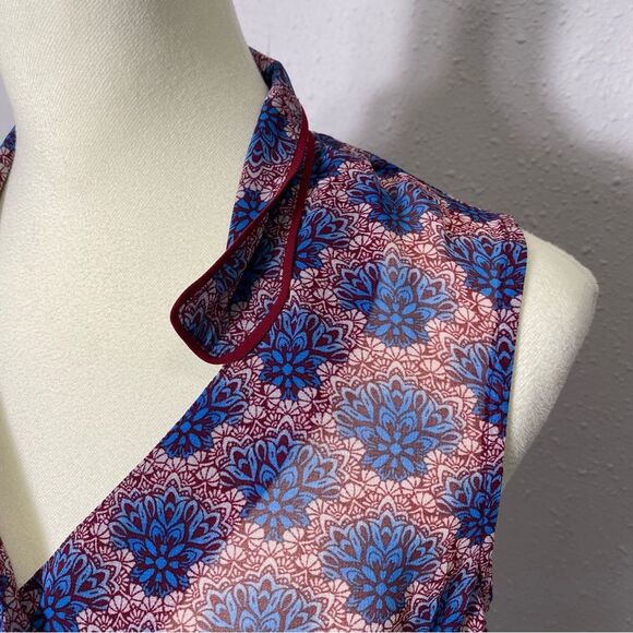 Cabi Burgundy & Blue Sleeveless Sheer Fan Blouse Women's Size Small - Picture 11 of 16